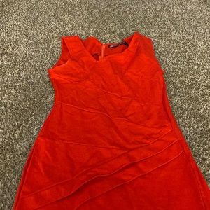 Slim fitting red dress. I’m great condition